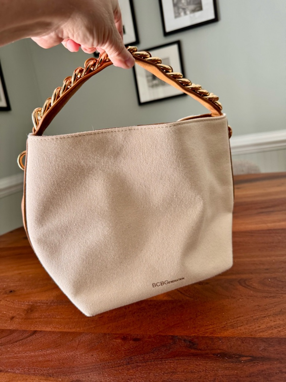 BCBGeneration Canvas Handbag Shoulder Purse Gold Chain Handle CREAM & TAN